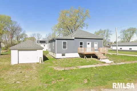 306 S Alkire St, Greenview, IL 62642