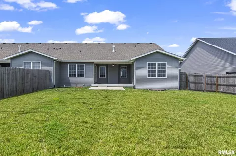 Exterior - 3704 Westgate Dr, Springfield, IL 62711 photo 3 of 4