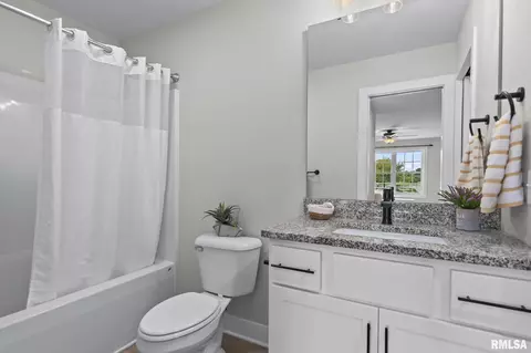 Bath - 3704 Westgate Dr, Springfield, IL 62711 photo 1 of 1