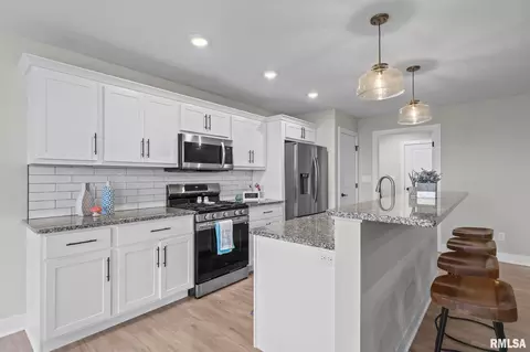 Kitchen - 3704 Westgate Dr, Springfield, IL 62711 photo 3 of 3