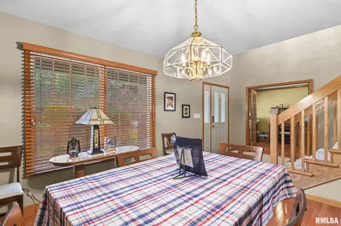 Dining - 3908 Thackeray Dr, Springfield, IL 62711 photo 2 of 4