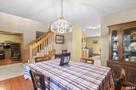 Dining - 3908 Thackeray Dr, Springfield, IL 62711 photo 3 of 4