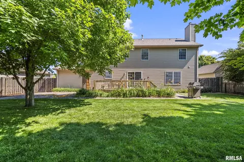 Exterior - 3908 Thackeray Dr, Springfield, IL 62711 photo 6 of 8