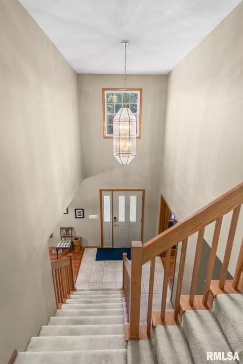 Entry Way - 3908 Thackeray Dr, Springfield, IL 62711 photo 3 of 6