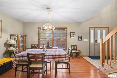 Dining - 3908 Thackeray Dr, Springfield, IL 62711 photo 1 of 4