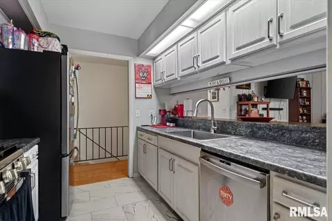 Kitchen - 1704 W Jackson St, Springfield, IL 62704 photo 1 of 3