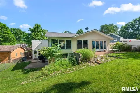 Exterior - 1704 W Jackson St, Springfield, IL 62704 photo 8 of 10
