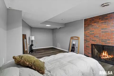 Bedroom - 1704 W Jackson St, Springfield, IL 62704 photo 6 of 7