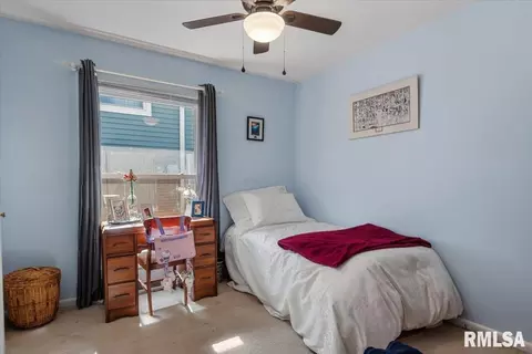 Bedroom - 1704 W Jackson St, Springfield, IL 62704 photo 4 of 7
