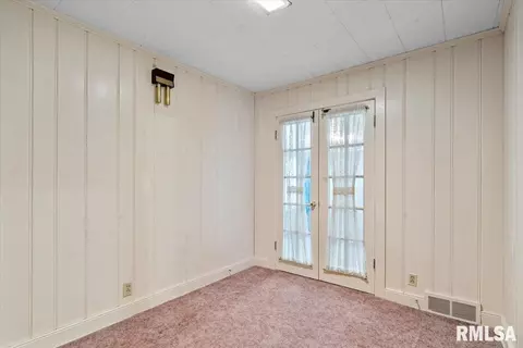 Bedroom - 1939 Dial Ct, Springfield, IL 62704 photo 2 of 8