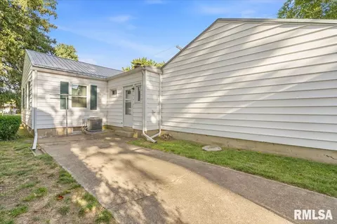 Exterior - 1939 Dial Ct, Springfield, IL 62704 photo 2 of 2