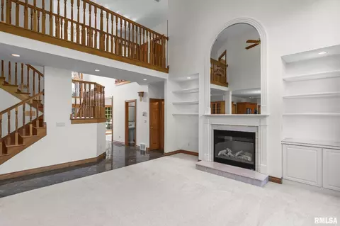 Living - 4809 Bears Paw Ct, Springfield, IL 62711 photo 5 of 7