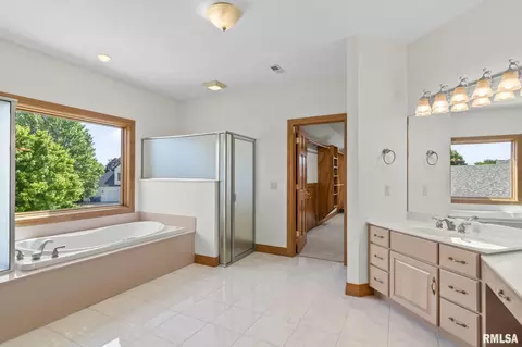Bath - 4809 Bears Paw Ct, Springfield, IL 62711 photo 4 of 8