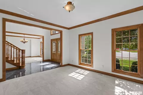 Living - 4809 Bears Paw Ct, Springfield, IL 62711 photo 1 of 7