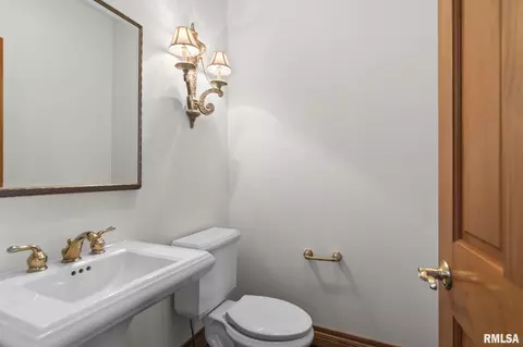 Bath - 4809 Bears Paw Ct, Springfield, IL 62711 photo 1 of 8