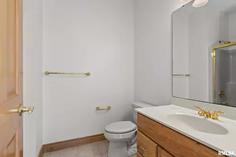Bath - 4809 Bears Paw Ct, Springfield, IL 62711 photo 7 of 8