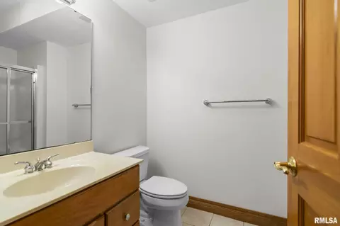 Bath - 4809 Bears Paw Ct, Springfield, IL 62711 photo 8 of 8