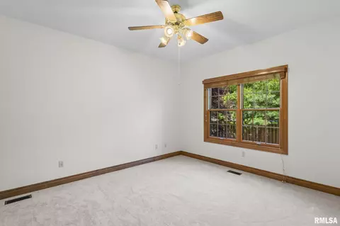 Bedroom - 4809 Bears Paw Ct, Springfield, IL 62711 photo 1 of 13