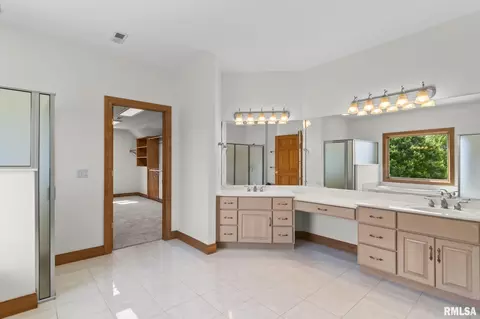 Bath - 4809 Bears Paw Ct, Springfield, IL 62711 photo 3 of 8