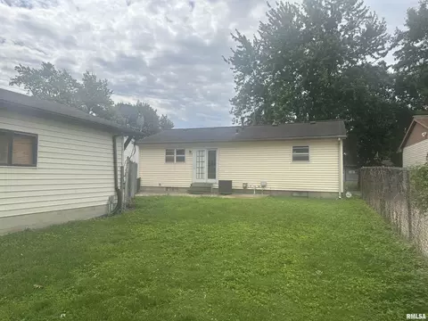 2325 Sutherland Rd, Springfield, IL 62702 photo 3