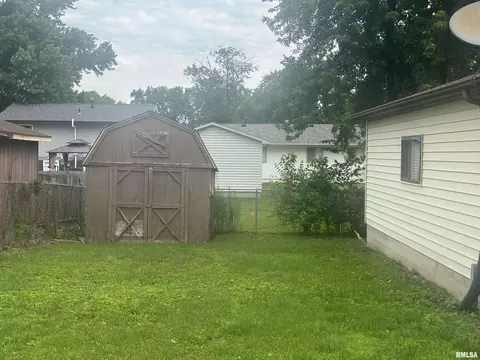 2325 Sutherland Rd, Springfield, IL 62702 photo 4
