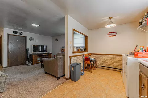 Entry Way - 208 S Washington St, Mount Pulaski, IL 62548 photo 2 of 2