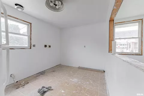 Other - 208 S Washington St, Mount Pulaski, IL 62548 photo 3 of 7