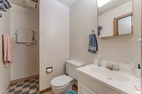 Bath - 208 S Washington St, Mount Pulaski, IL 62548 photo 2 of 2