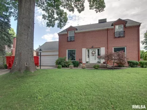 95 Woodlawn Rd, Quincy, IL 62301
