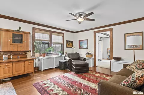 Living - 913 Williams Blvd, Springfield, IL 62704 photo 1 of 6