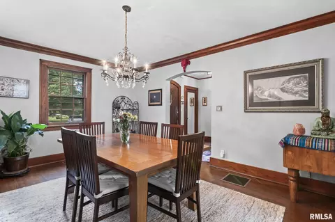 Dining - 913 Williams Blvd, Springfield, IL 62704 photo 2 of 3