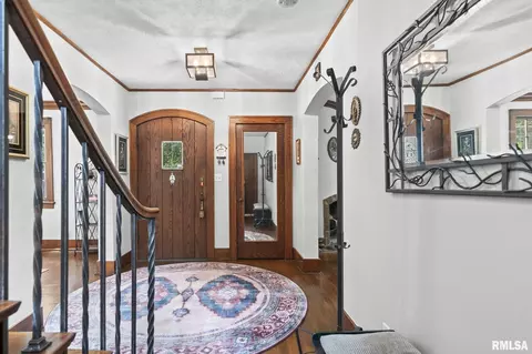 Entry Way - 913 Williams Blvd, Springfield, IL 62704 photo 3 of 6