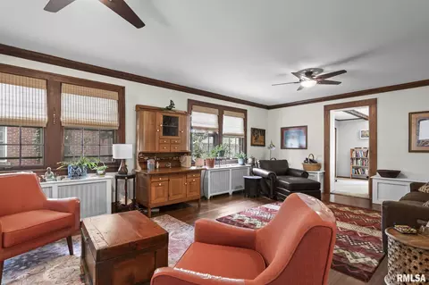Living - 913 Williams Blvd, Springfield, IL 62704 photo 2 of 6