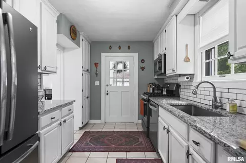 Kitchen - 913 Williams Blvd, Springfield, IL 62704 photo 1 of 3
