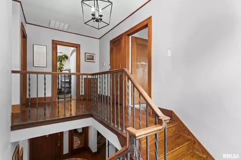 Entry Way - 913 Williams Blvd, Springfield, IL 62704 photo 5 of 6