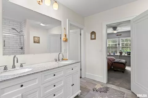 Bath - 913 Williams Blvd, Springfield, IL 62704 photo 2 of 4