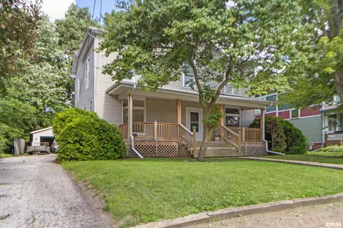 373 N Cherry St, Galesburg, IL 61401