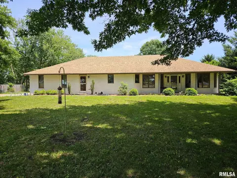 5640 Iron Bridge Rd, Chatham, IL 62629