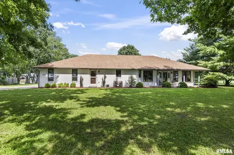 5640 Iron Bridge Rd, Chatham, IL 62629