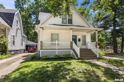 Exterior - 1032 N 2nd St, Springfield, IL 62702 photo 2 of 10