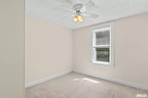 Bedroom - 1032 N 2nd St, Springfield, IL 62702 photo 4 of 6