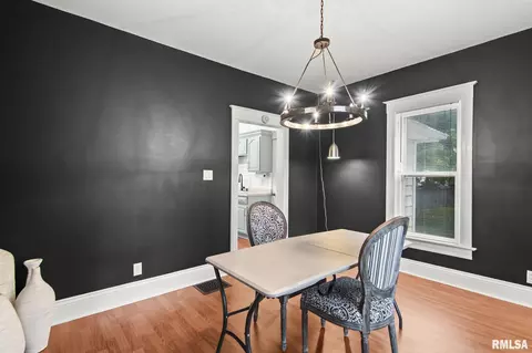 Dining - 1032 N 2nd St, Springfield, IL 62702 photo 1 of 3