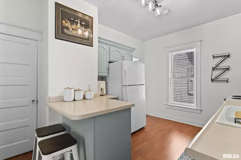 Kitchen - 1032 N 2nd St, Springfield, IL 62702 photo 2 of 4