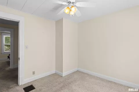 Bedroom - 1032 N 2nd St, Springfield, IL 62702 photo 5 of 6