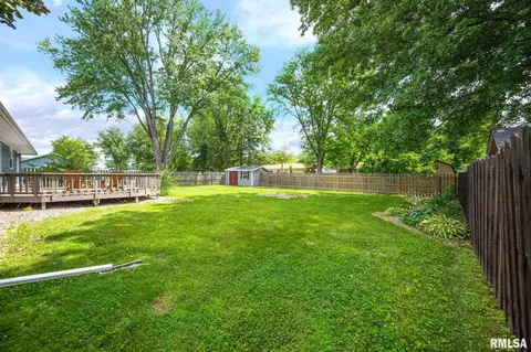 Exterior - 1142 Stacy Ln, Macomb, IL 61455 photo 8 of 8
