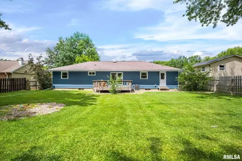 Exterior - 1142 Stacy Ln, Macomb, IL 61455 photo 7 of 8