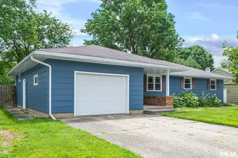 Exterior - 1142 Stacy Ln, Macomb, IL 61455 photo 2 of 8