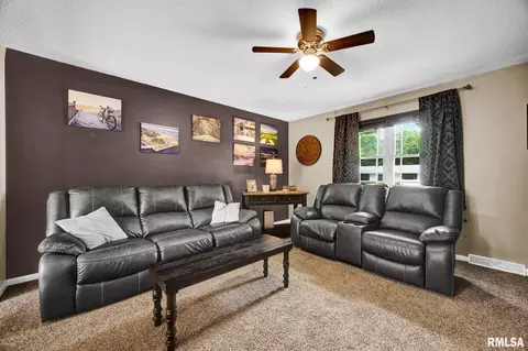 Living - 1142 Stacy Ln, Macomb, IL 61455 photo 2 of 3