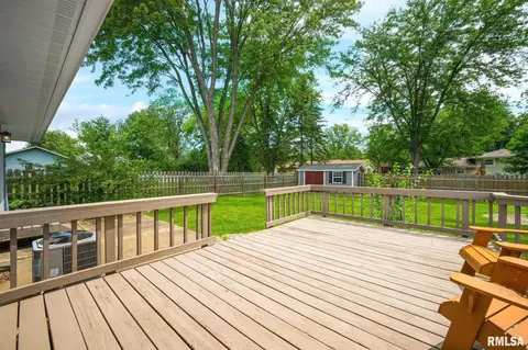 Exterior - 1142 Stacy Ln, Macomb, IL 61455 photo 6 of 8