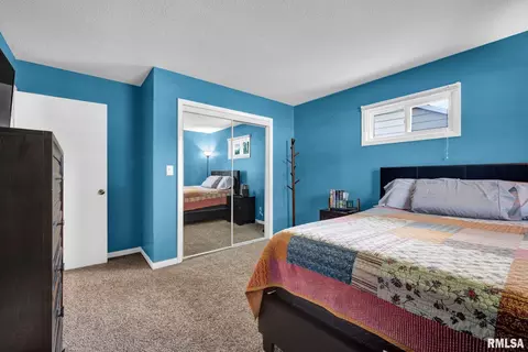 Bedroom - 1142 Stacy Ln, Macomb, IL 61455 photo 4 of 5